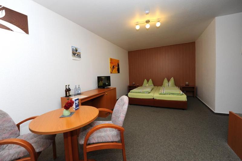 Gasthof Und Pension Zick Eggesin ภายนอก รูปภาพ